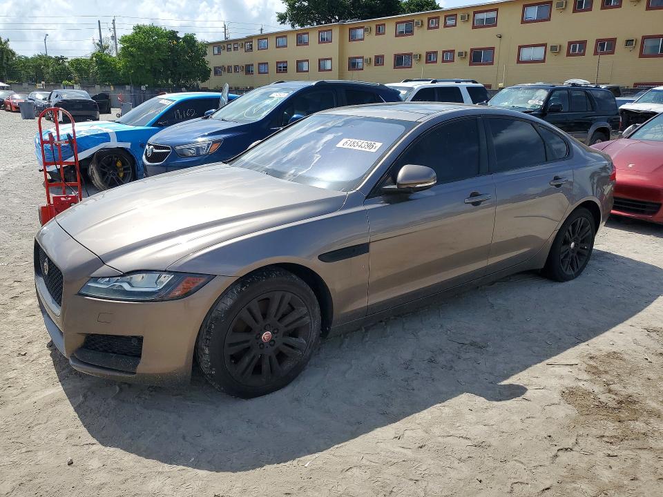 JAGUAR XF 2017 z numerem VIN SAJBD4BV0HCY32964 - Zdjęcie z aukcji