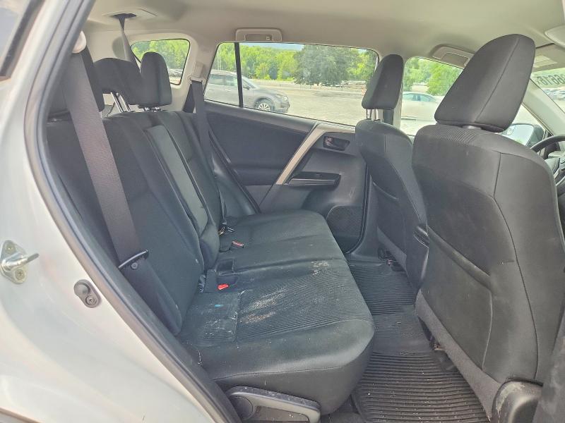 Photo 11 from auction – 2018 TOYOTA RAV4 with VIN 2T3BFREV0JW748941