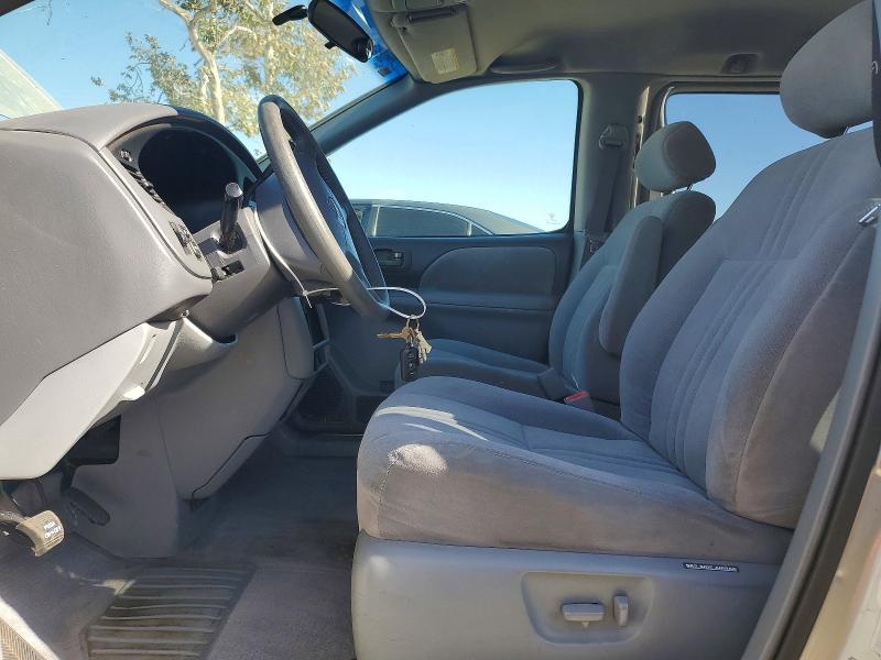 Photo 7 from auction – 2002 TOYOTA SIENNA with VIN 4T3ZF13C02U418168