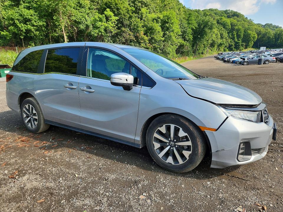 Photo 4 from auction – 2025 HONDA ODYSSEY with VIN 5FNRL6H64SB045599