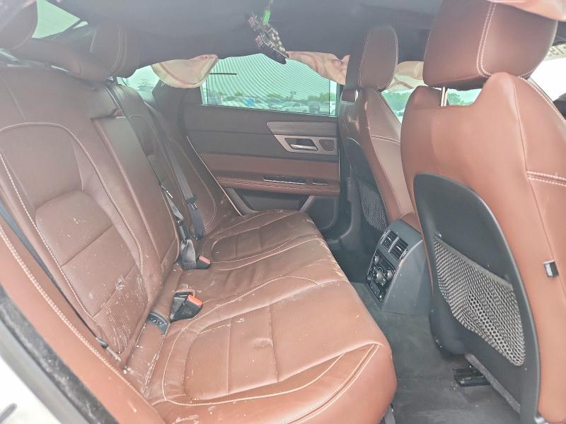 Photo 10 from auction – 2016 JAGUAR XF with VIN SAJBG4BVXGCY08189