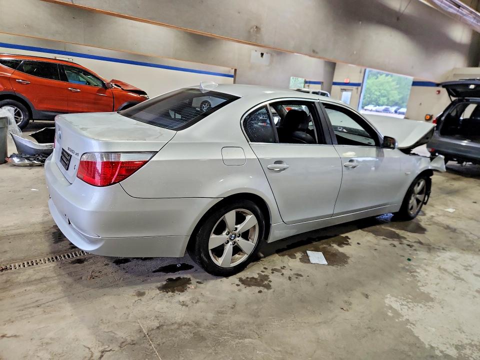 صورة رقم 3 من المزاد - 2007 BMW 530 مع VIN WBANF73587CU25153