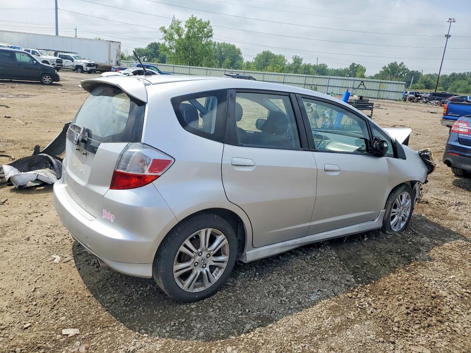 Photo 3 from auction – 2011 HONDA FIT with VIN JHMGE8H64BC003863
