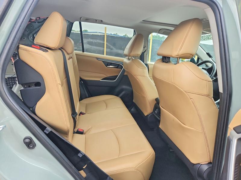 Photo 11 from auction – 2021 TOYOTA RAV4 with VIN 2T3C1RFV7MC088758