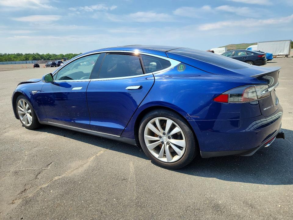 صورة رقم 2 من المزاد - 2015 TESLA MODEL S مع VIN 5YJSA1H26FF098348