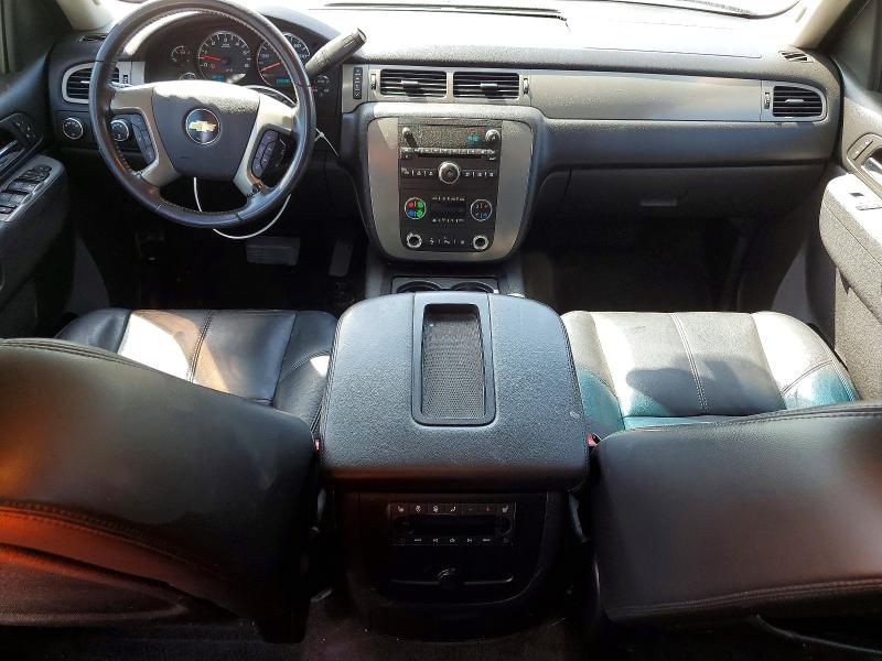Photo 8 from auction – 2010 CHEVROLET SUBURBAN with VIN 1GNUKJE36AR222129