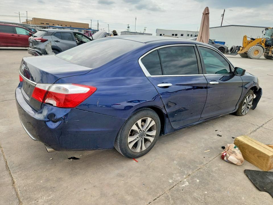 Photo 3 from auction – 2014 HONDA ACCORD with VIN 1HGCR2F39EA061852