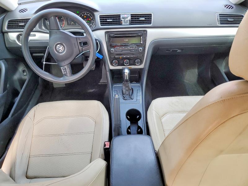 Zdjęcie 8 z aukcji – 2015 VOLKSWAGEN PASSAT z VIN 1VWAS7A30FC016459