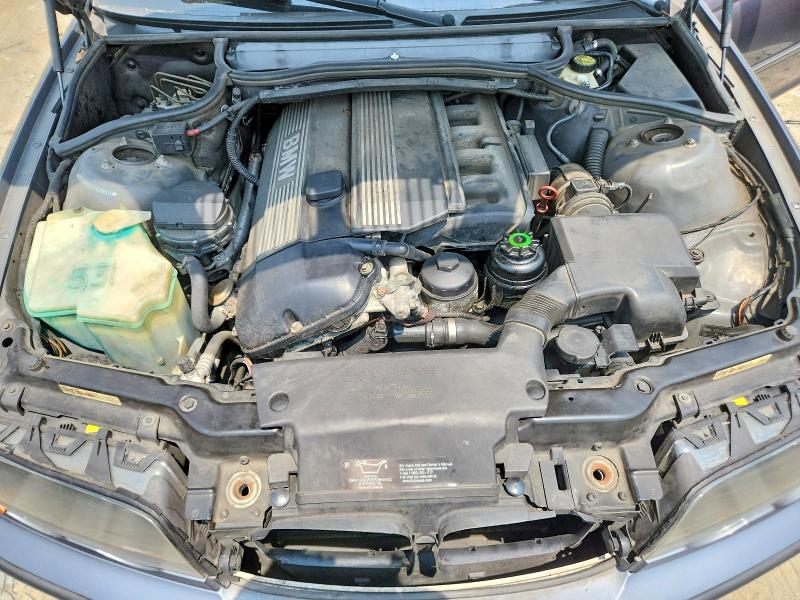 Photo 11 from auction – 2000 BMW 328 with VIN WBAAM5344YKG18314
