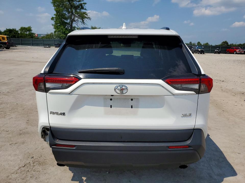 Photo 6 from auction – 2021 TOYOTA RAV4 with VIN 2T3W1RFV1MC125543