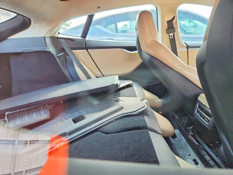 Photo 10 from auction – 2015 TESLA MODEL S with VIN 5YJSA1E47FF114353