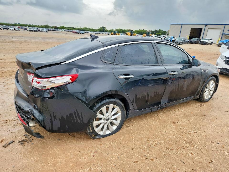 Снимка 3 от търг – 2016 KIA OPTIMA с VIN 5XXGU4L31GG047210