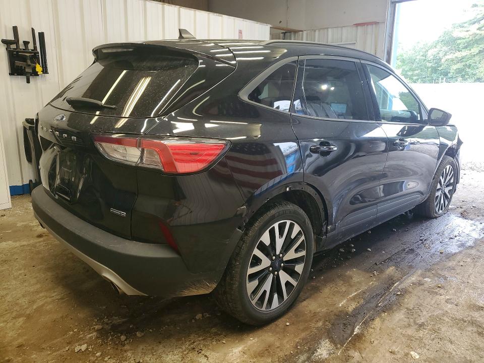 Photo 3 from auction – 2020 FORD ESCAPE with VIN 1FMCU9BZ1LUC03506