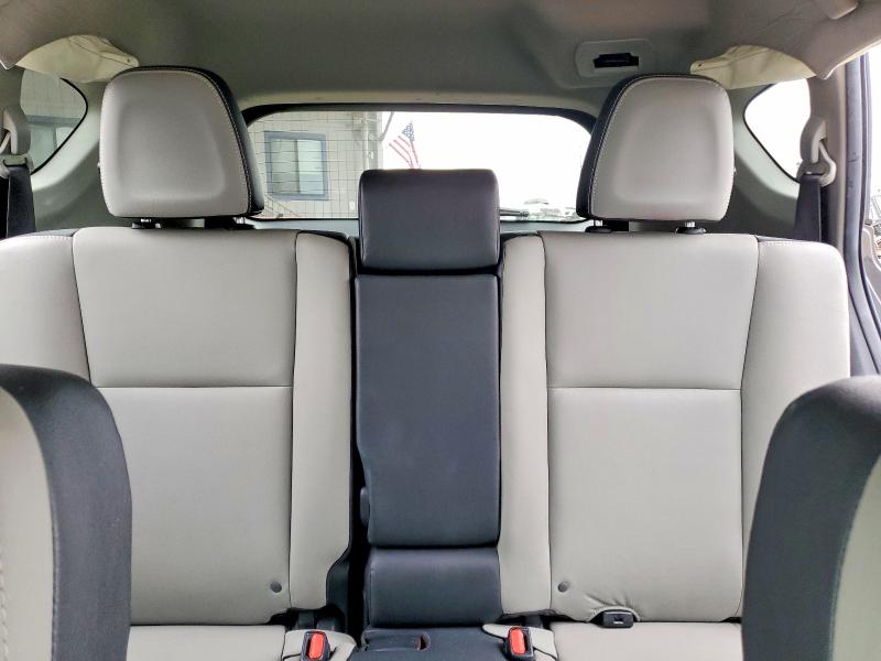 Photo 10 from auction – 2016 TOYOTA RAV4 with VIN JTMYFREV8GJ062051