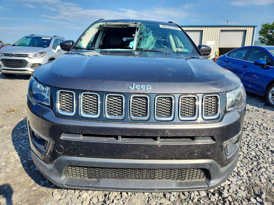 Photo 5 from auction – 2017 JEEP COMPASS with VIN 3C4NJCBB4HT690742