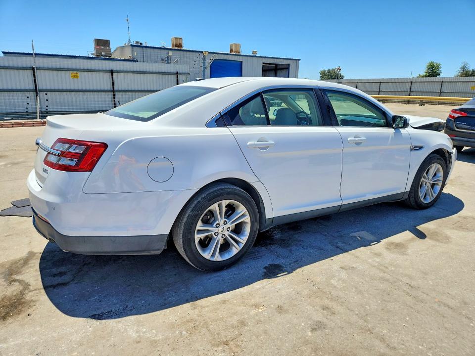 Photo 3 from auction – 2015 FORD TAURUS with VIN 1FAHP2E84FG173003