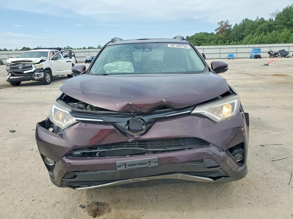 Photo 5 from auction – 2017 TOYOTA RAV4 with VIN 2T3RFREV0HW552460