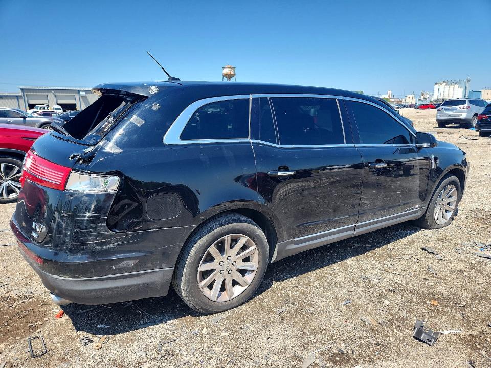 Photo 3 from auction – 2015 LINCOLN MKT with VIN 2LMHJ5NK0FBL01074