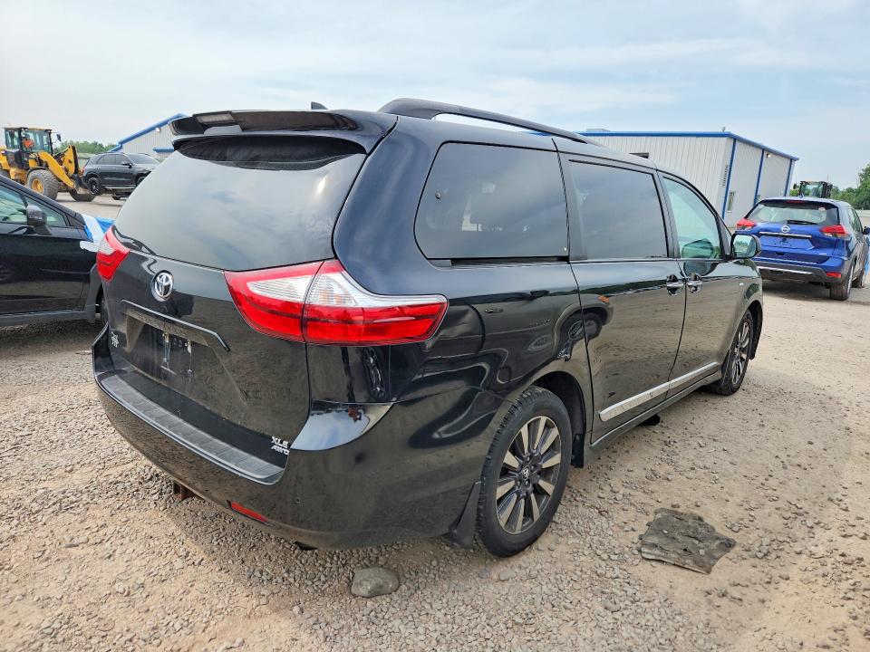 Zdjęcie 3 z aukcji – 2018 TOYOTA SIENNA z VIN 5TDDZ3DC3JS207395