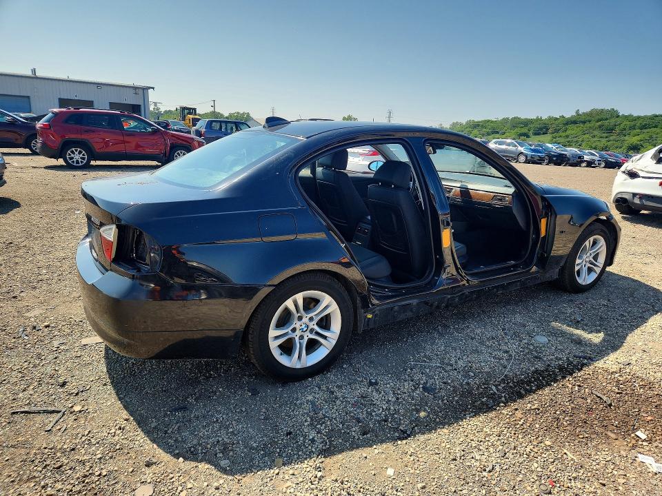 Photo 3 from auction – 2008 BMW 328 with VIN WBAVC535X8F010347