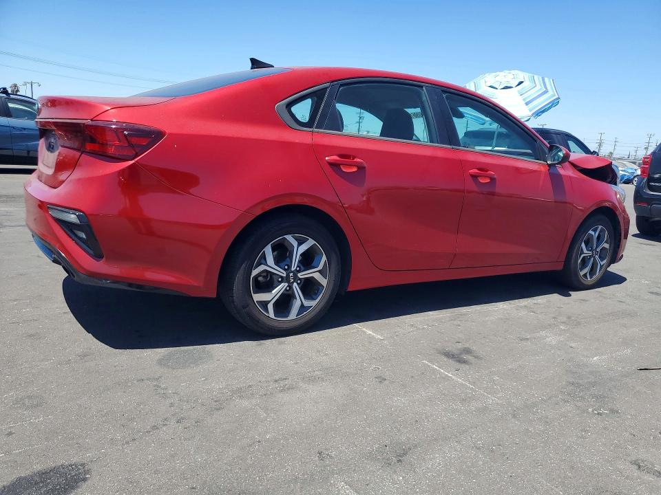Photo 3 from auction – 2021 KIA FORTE with VIN 3KPF24AD8ME364404