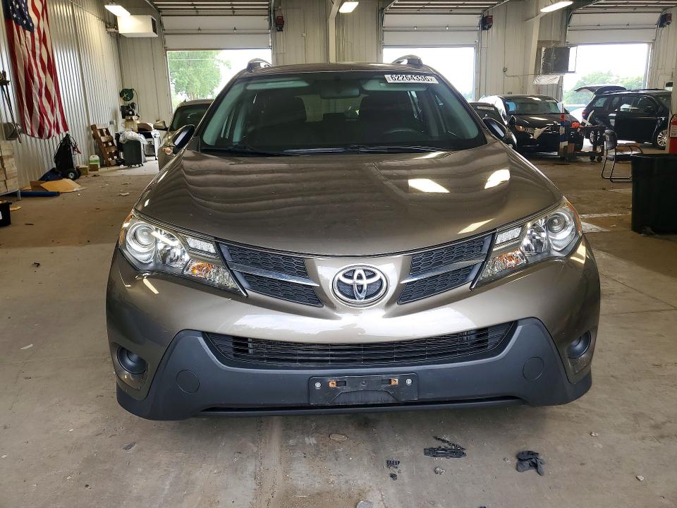 Photo 5 from auction – 2015 TOYOTA RAV4 with VIN JTMBFREV1FD120035