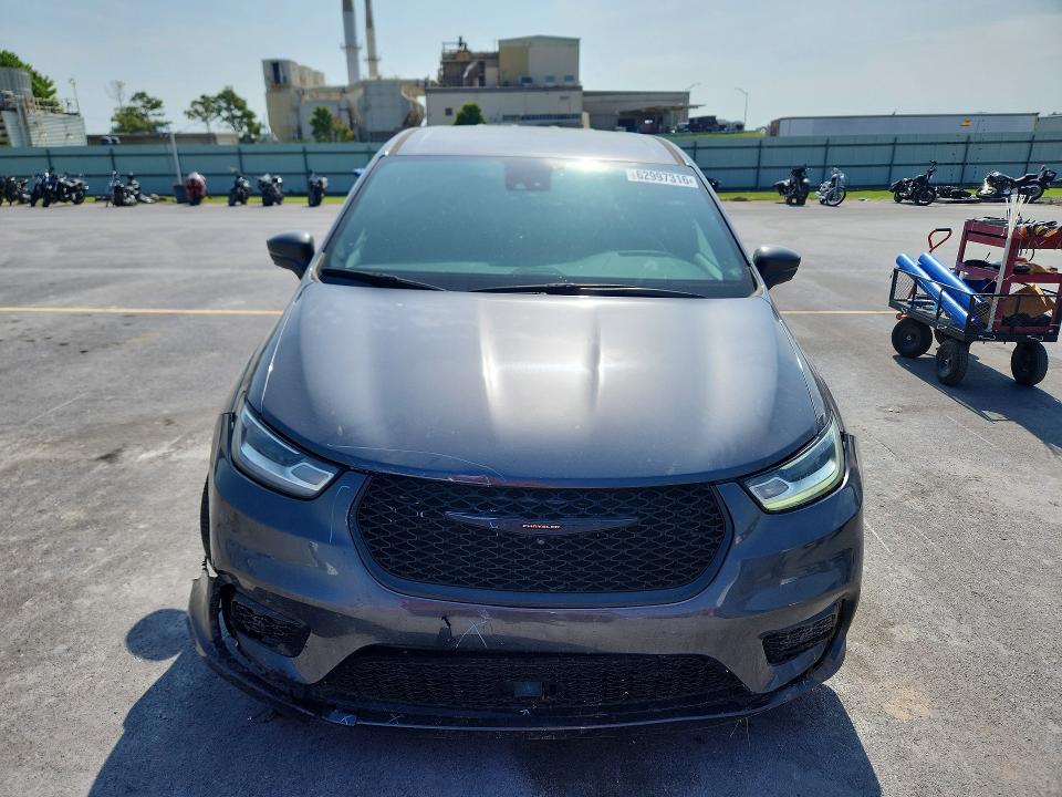 Photo 5 from auction – 2022 CHRYSLER PACIFICA with VIN 2C4RC1L76NR134747