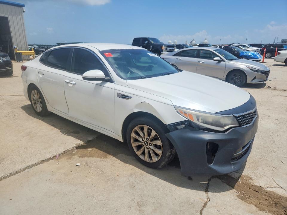 Фото 4 с аукциона – 2018 KIA OPTIMA с VIN 5XXGT4L3XJG185287