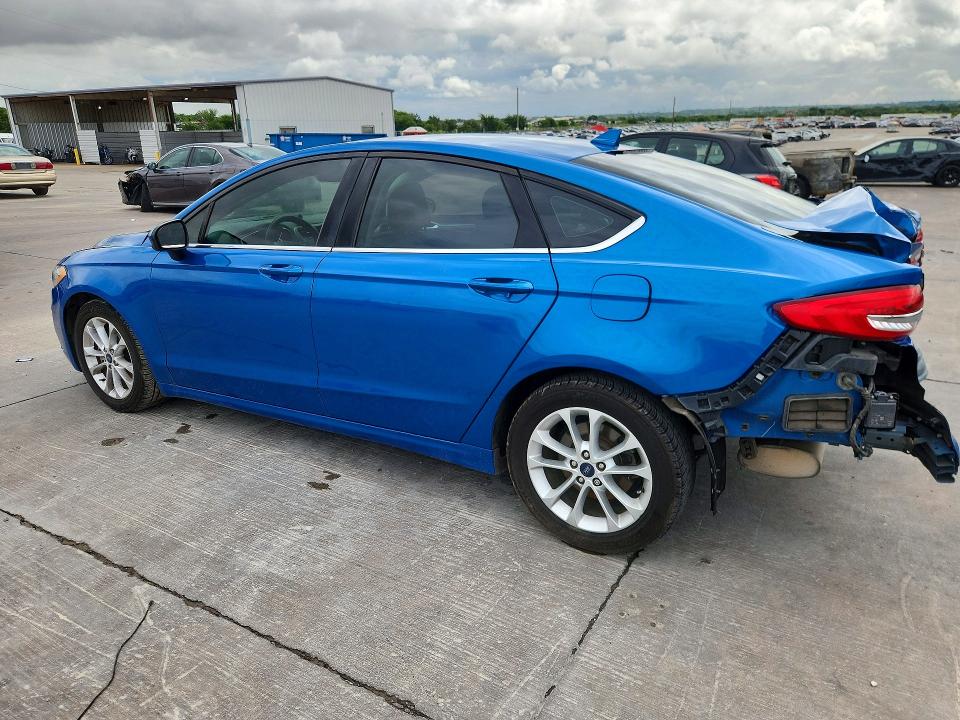 Photo 2 from auction – 2020 FORD FUSION with VIN 3FA6P0HD4LR110976