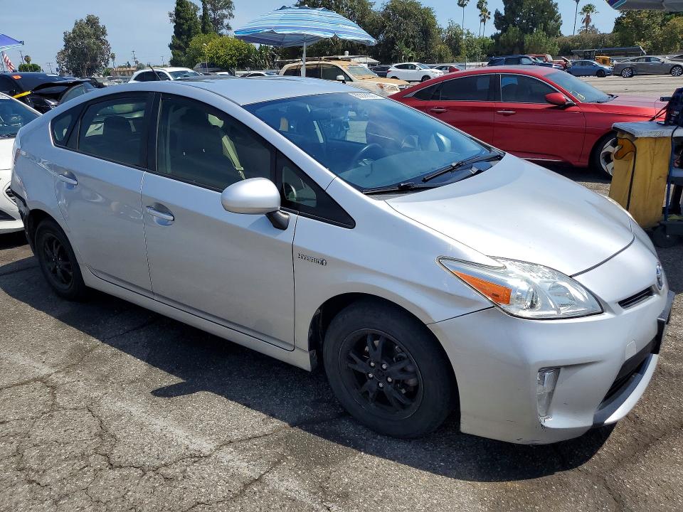 Photo 4 from auction – 2014 TOYOTA PRIUS with VIN JTDKN3DU8E1775754