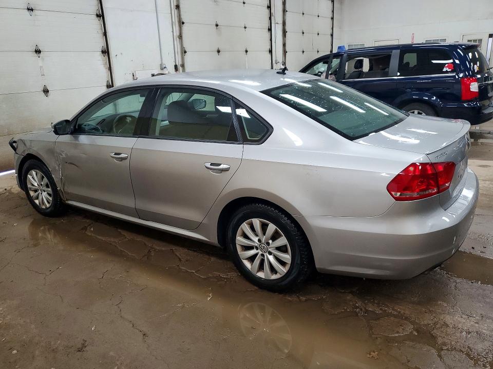 Photo 2 from auction – 2013 VOLKSWAGEN PASSAT with VIN 1VWAH7A31DC040524