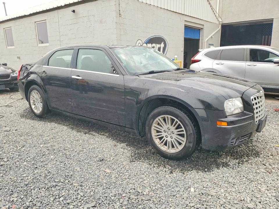 Photo 4 from auction – 2010 CHRYSLER 300 with VIN 2C3CA4CD2AH122893