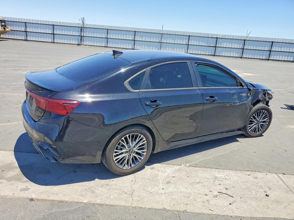 Photo 3 from auction – 2022 KIA FORTE with VIN 3KPF54AD6NE479902