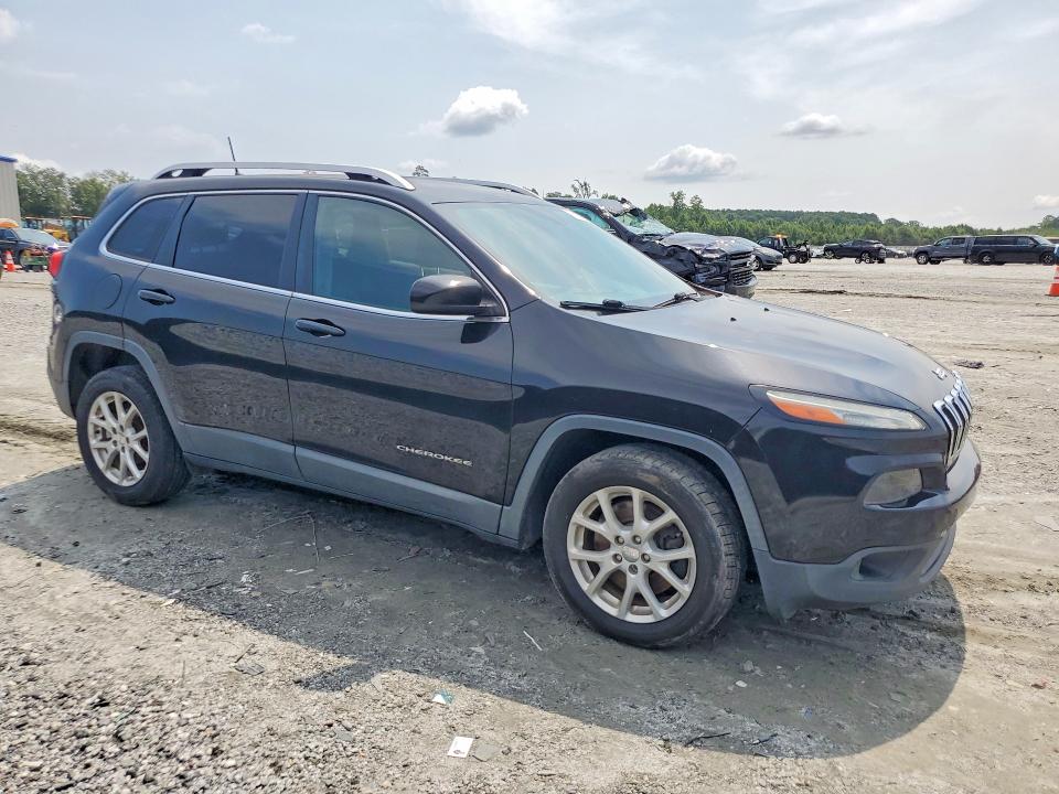 Photo 4 from auction – 2017 JEEP CHEROKEE with VIN 1C4PJLCB0HW667878