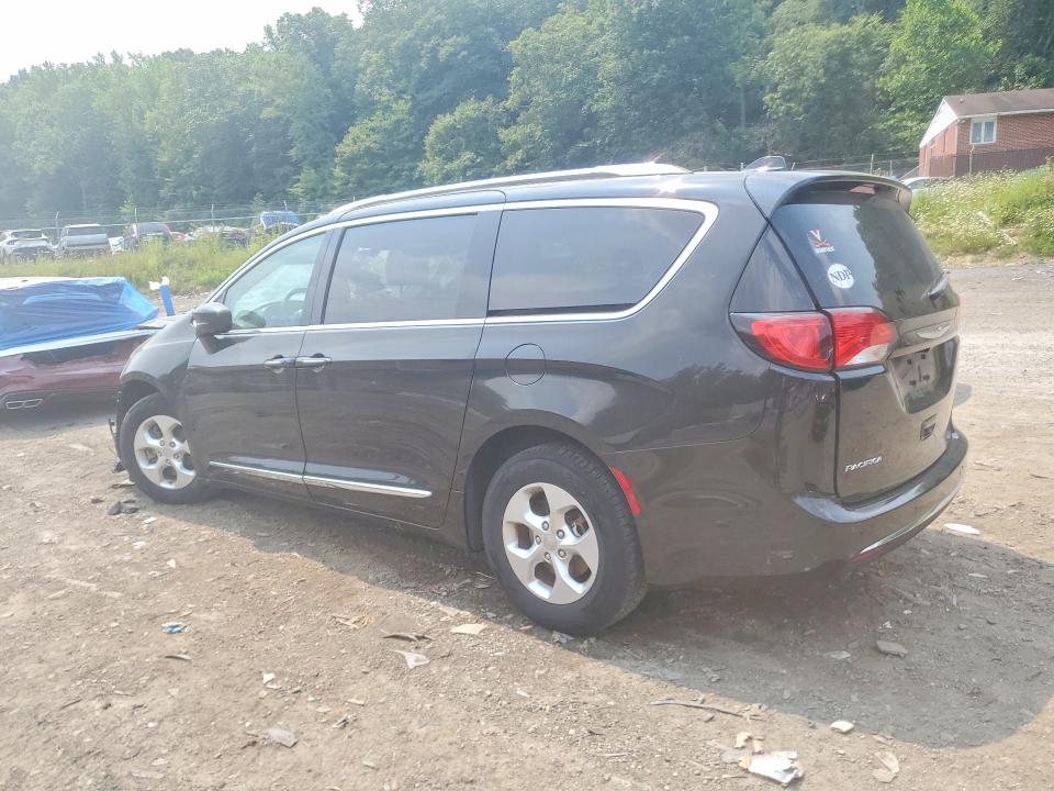 Photo 2 from auction – 2017 CHRYSLER PACIFICA with VIN 2C4RC1EG7HR770708