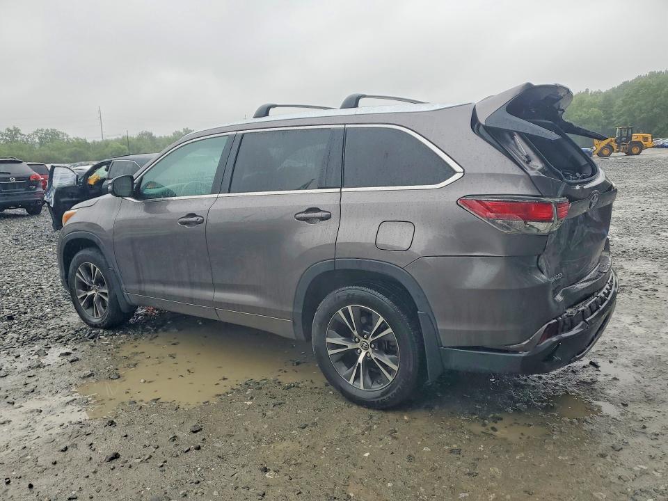 Photo 2 from auction – 2016 TOYOTA HIGHLANDER with VIN 5TDJKRFH5GS253788