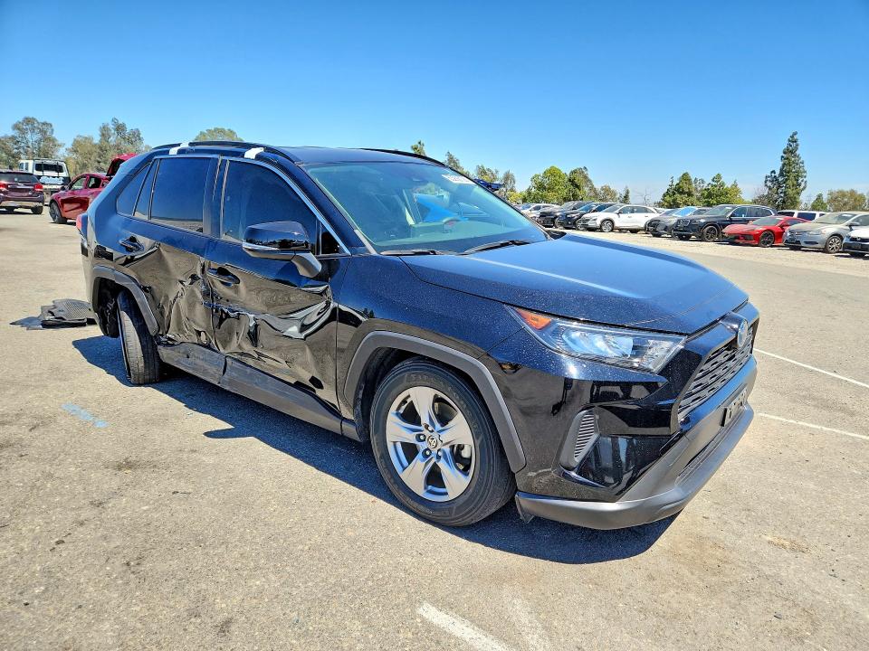 Photo 4 from auction – 2022 TOYOTA RAV4 with VIN JTMMWRFVXND146025