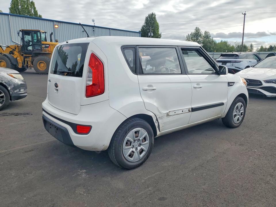 Photo 3 from auction – 2012 KIA SOUL with VIN KNDJT2A54C7363964