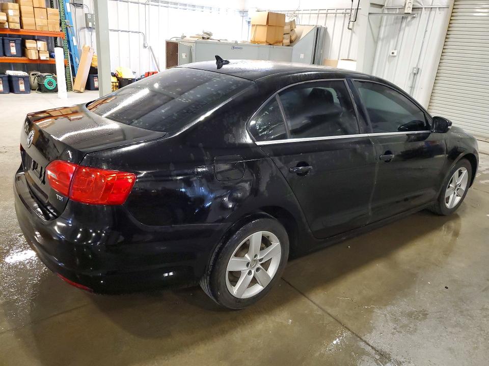 Снимка 3 от търг – 2014 VOLKSWAGEN JETTA с VIN 3VWLL7AJ5EM288233