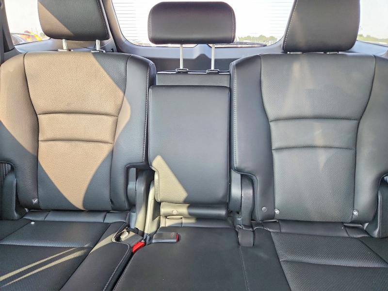 Photo 10 from auction – 2023 HONDA PASSPORT with VIN 5FNYF8H50PB013813