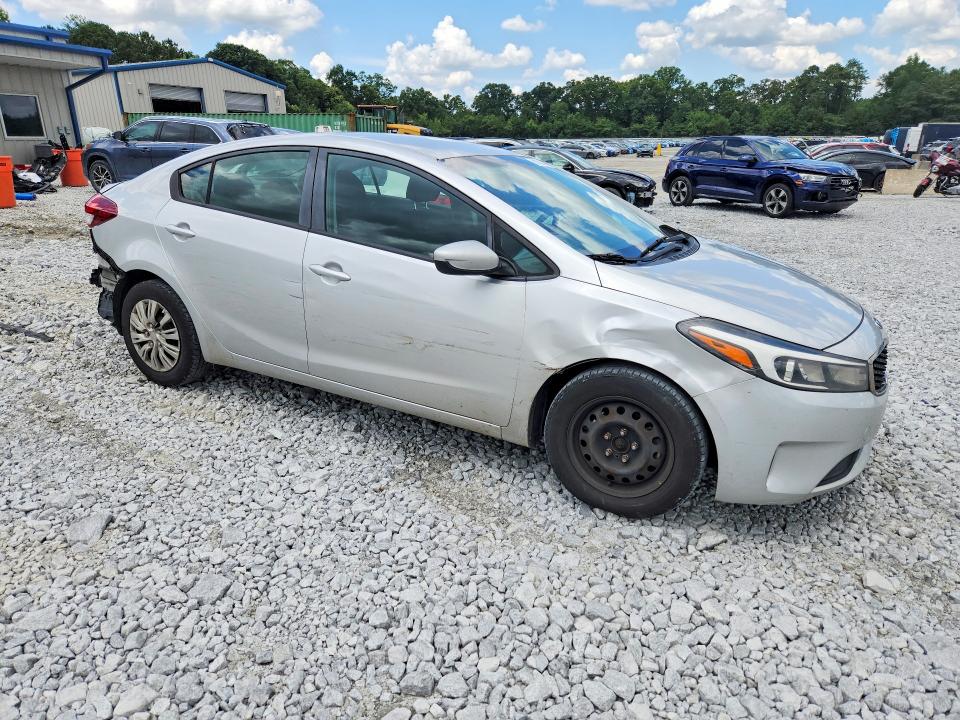 Photo 4 from auction – 2017 KIA FORTE with VIN 3KPFK4A76HE016231