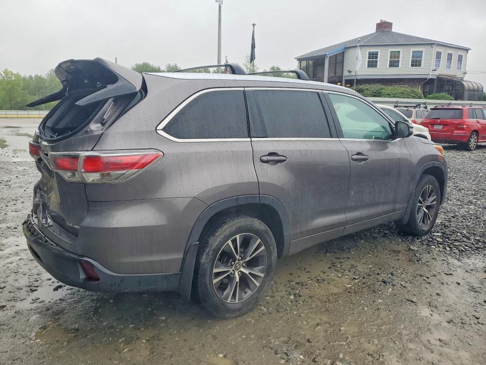Zdjęcie 3 z aukcji – 2016 TOYOTA HIGHLANDER z VIN 5TDJKRFH5GS253788