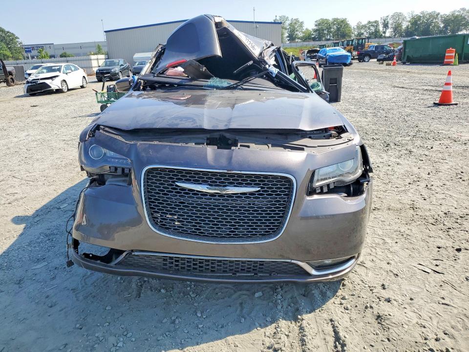 Photo 5 from auction – 2019 CHRYSLER 300 with VIN 2C3CCABG8KH637984