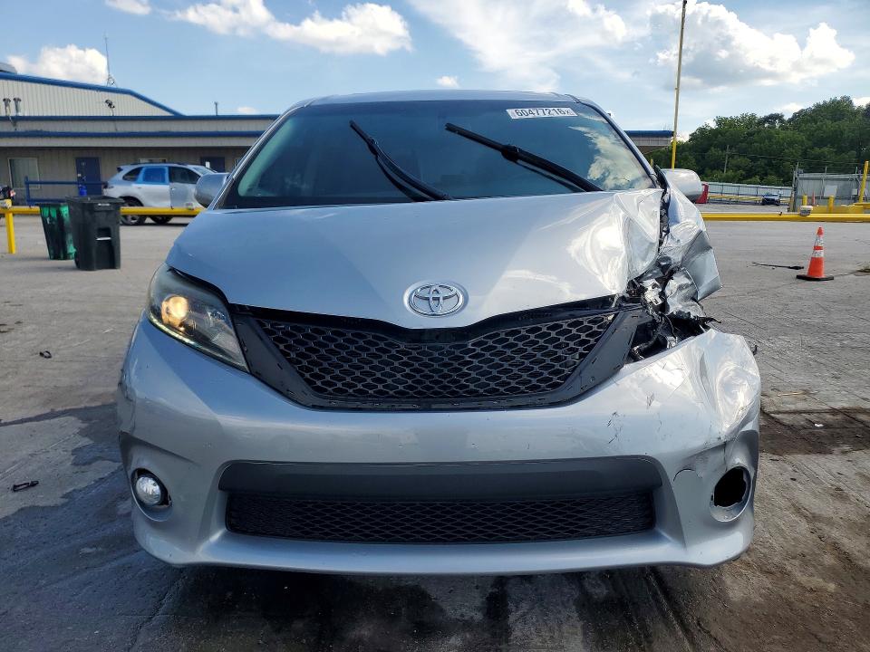 Photo 5 from auction – 2016 TOYOTA SIENNA with VIN 5TDXK3DC8GS719387