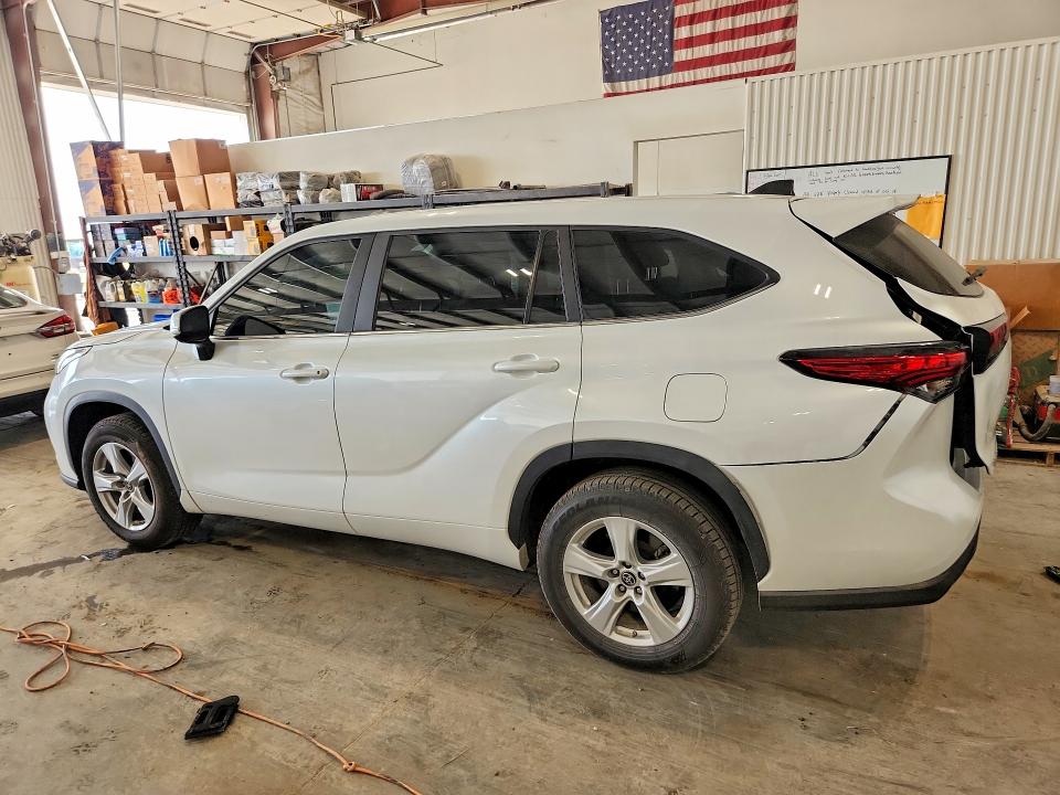 Photo 2 from auction – 2023 TOYOTA HIGHLANDER with VIN 5TDKDRAHXPS501264