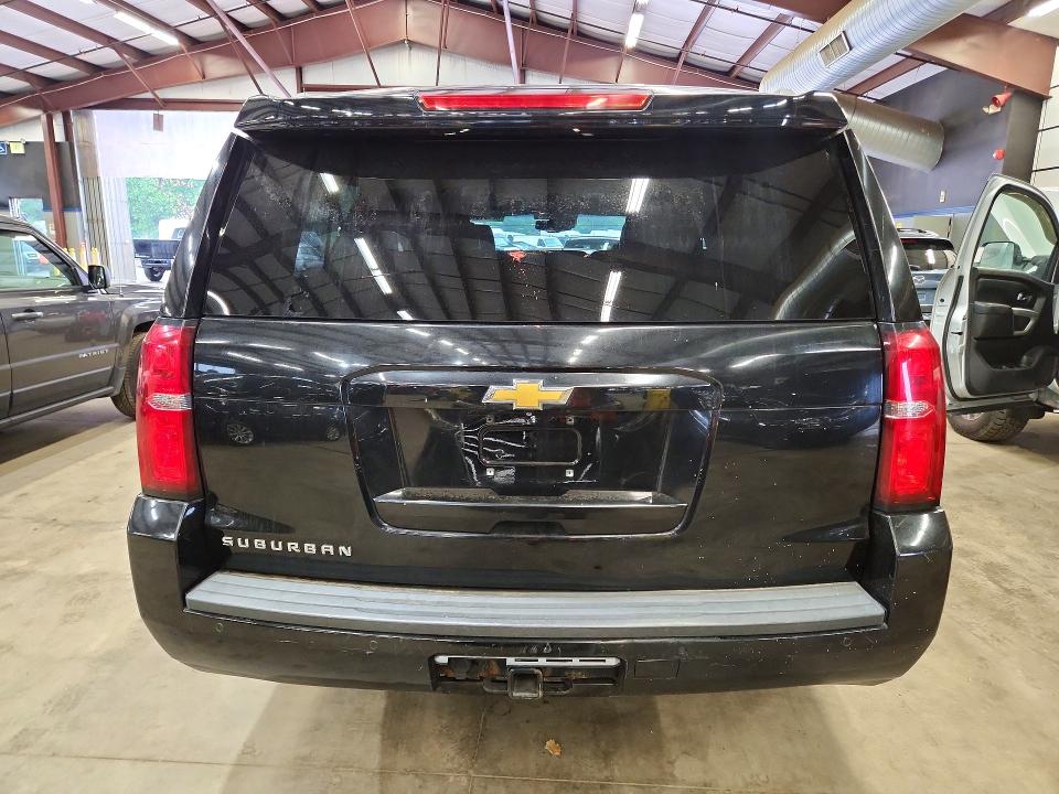 Photo 6 from auction – 2015 CHEVROLET SUBURBAN with VIN 1GNSKJKC8FR547643