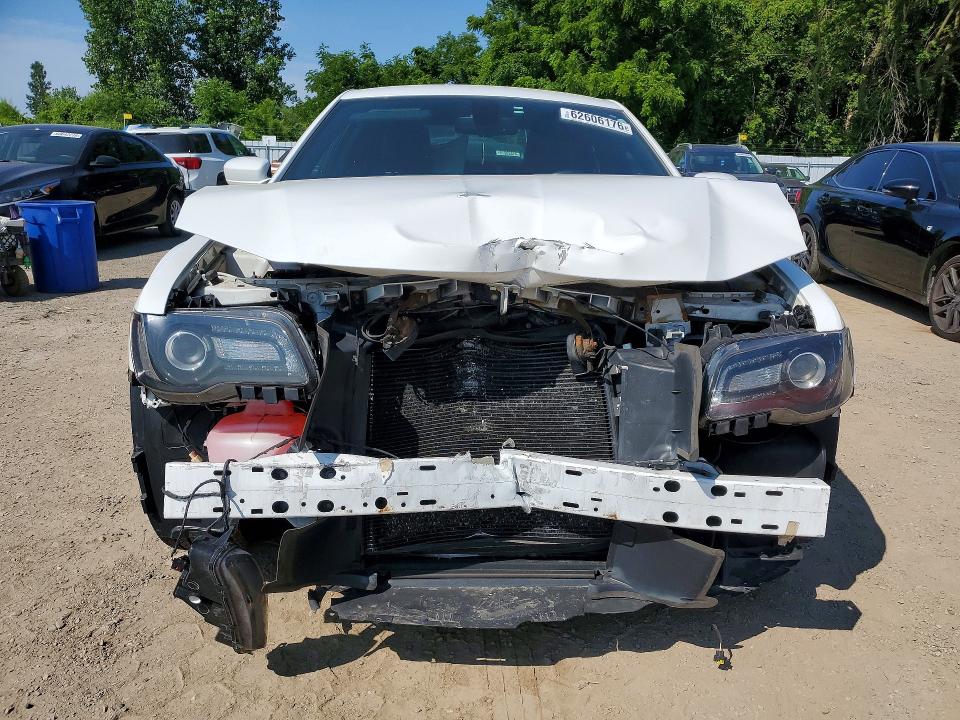 Photo 5 from auction – 2015 CHRYSLER 300 with VIN 2C3CCABG6FH848865