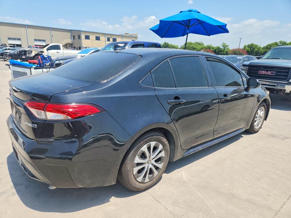 Photo 3 from auction – 2022 TOYOTA COROLLA with VIN JTDEAMDE5NJ044478