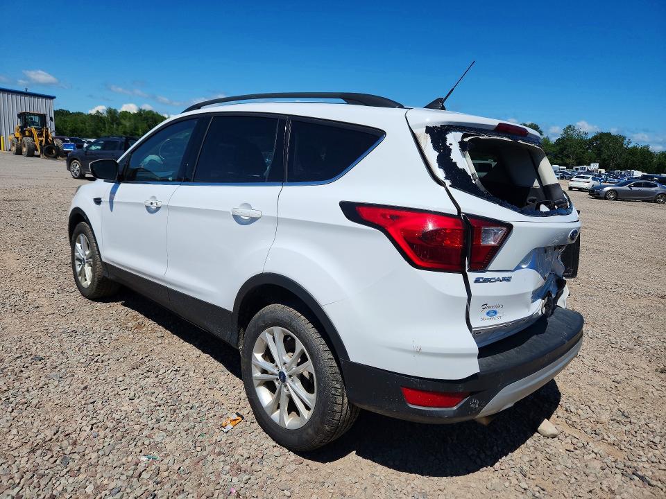 Photo 2 from auction – 2019 FORD ESCAPE with VIN 1FMCU9HD9KUA43837
