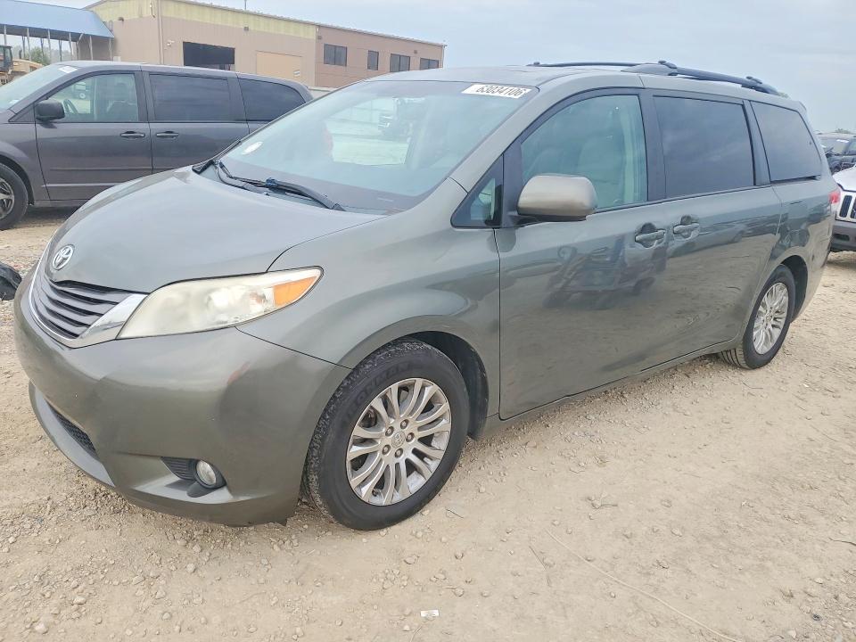 TOYOTA SIENNA 2011 with VIN 5TDYK3DC3BS076461 - Photo from auction